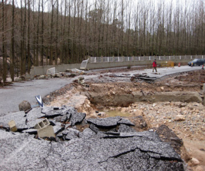 La carretera que une Arenas del Rey y Fornes permanece cortada