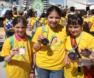Los alumnos del CP Cervantes de Alhama quedaron los terceros para el Record Guinness a la mayor construcción del mundo hecha con bricks
