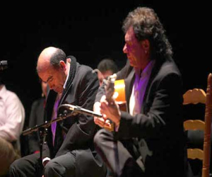 Paco Moyano, junto a Carmen Linares, José Menese y Curro Piñana ceden los derechos del homenaje a Bernicola
