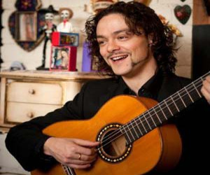 Diego Guerrero, ganador del Festival de Alhama 2010: «En España viven del negocio de la música muchos más 'parásitos' que músicos»