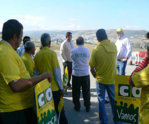 Ganaderos de la comarca se movilizan contra la industria por los bajos precios de la leche de cabra