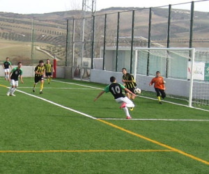 Los dos equipos de fútbol alhameños sucumbieron ante sus rivales