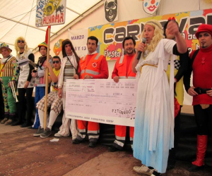 El Pitorreo entregó los 1.500 euros que dona a Haití en el Carnaval infantil