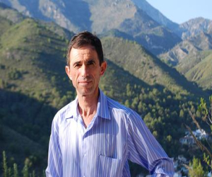 Un vecino de Frigiliana (Málaga) presenta un nuevo libro dedicado al Parque Natural