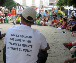 Los indignados celebraron su asamblea en la plaza Duque de Mandas
