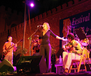 Candela gana en la modalidad fusión del Festival el 5 de agosto 2005