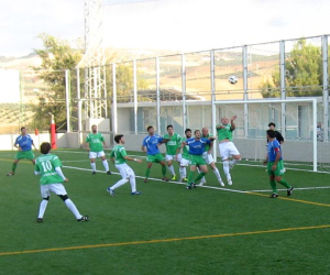 Nueva derrota de la UD Alhameña tras un partido polémico