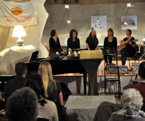 La coral “Ciudad de Alhama” y el grupo “Güen Compás” participaron en el festival “Reyes de España”