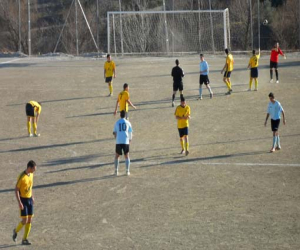 Jayena CF encaja una nueva derrota esta vez ante el líder La Peza FC