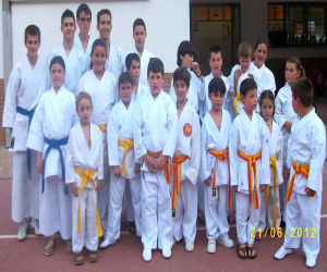 Los karatecas alhameños participaron en el fin de curso del Callejón y en el trofeo de kárate del Corpus