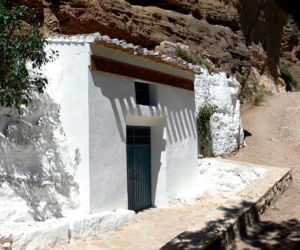 Por el camino verde que va a la ermita