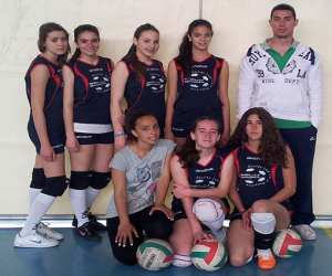 Pleno  de los equipos alhameños de voleibol