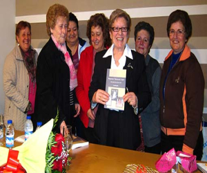 Angustias Valenzuela, de alumna del Centro de Adultos a publicar un libro