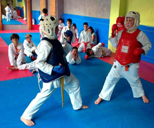 Campeonato de kárate en modalidad kumite
