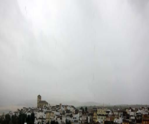 Alhama se despertaba con truenos y relámpagos este sábado