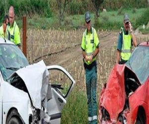 Dos fallecidos y un herido grave tras una colisión frontal entre dos turismos en Zafarraya