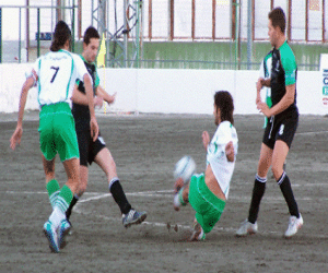 La Alhameña corta su mala racha ante La Herradura (2-1)