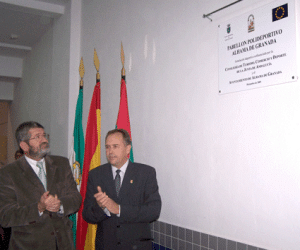 Alhama inauguró su pabellón cubierto