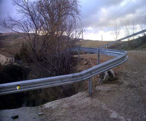 Instaladas protecciones en el puente de las Canales del paraje Matajacas