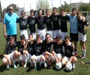 La UD Alhameña mejora pero sigue sin ganar