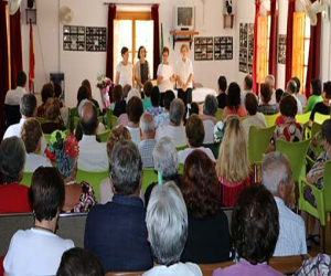 Homenaje a los mayores del centro de día