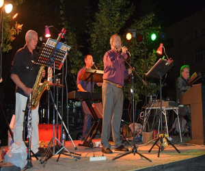 ‘Zintrón ni Son’ recuperó la verbena en la Plaza Duque de Mandas