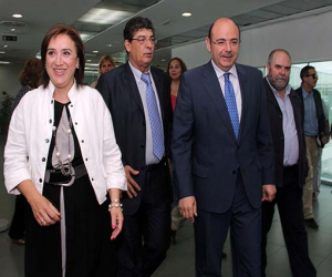 Valderas señala que el PFEA es un plan de política activa de empleo y “supone una inyección económica que llega a corazón de nuestros pueblos y ciudades”