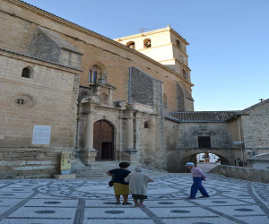 Alhama gana en belleza con el empedrado fino de sus rincones más típicos