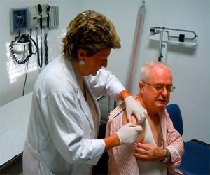 Se inicia la campaña de vacunación de la gripe en 333 puntos asistenciales de Granada