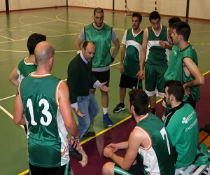 El Baloncesto sénior consigue su victoria en el último segundo y contra todo pronóstico