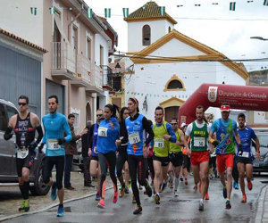 Casi un centenar de personas participan en la primera carrera 'Villa de Fornes'
