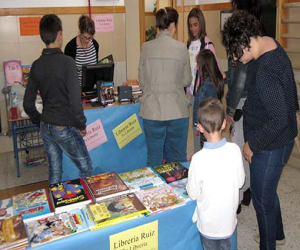El CEIP Cervantes sigue promocionando la lectura con la VII Feria del Libro