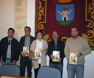 Numeroso público en la presentación del nuevo libro sobre la flora medicinal de nuestras sierras