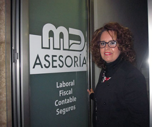 Manuela Calderón traslada su oficina al centro comercial y económico del barrio de la Joya