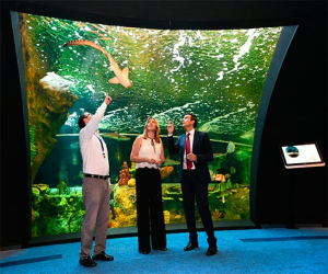 Susana Díaz valora el éxito del Parque de las Ciencias en la apertura del BioDomo, cuarto de sus características en el mundo 