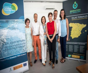 Junta y Termalismo de Andalucía, con sede en Alhama, establecen líneas de colaboración para la mejora de la calidad de vida de las personas mayores