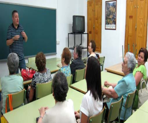 La Educación Permanente celebra su décimo aniversario en Granada con una jornada formativa 