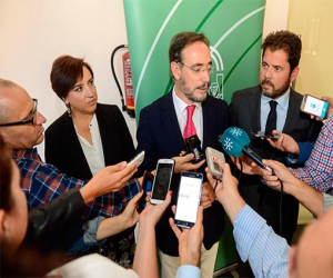 El consejero de Fomento comunica a constructores de la provincia la planificación en inversiones hasta 2020 en vivienda e infraestructuras