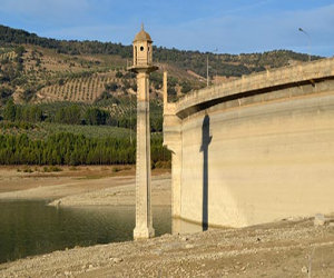 El Pantano de los Bermejales, camino de convertirse en río