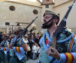 La participación de la Legión en la procesión del viernes de Dolores en Alhama despertó una gran expectación