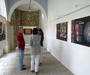 Abierta al público la exposición “Con A de Astrónomas”