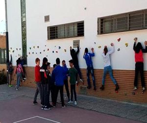 El alumnado de los centros educativos ya dispone de su primer rocódromo infantil