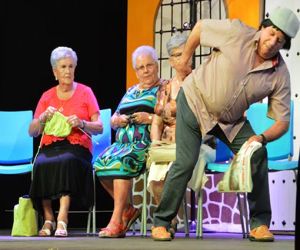 Los mayores de Alhama representaron ¿Dónde está el cadáver?