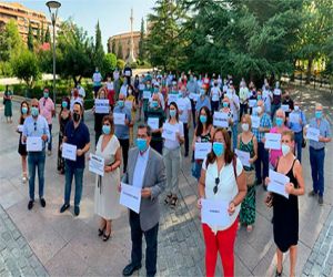 Un centenar de ayuntamientos de Granada se plantan ante el inicio escolar diseñado por la Junta