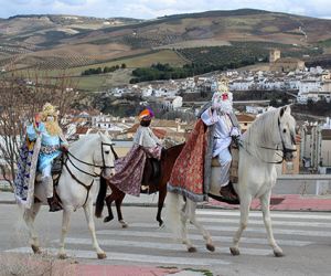 La cabalgata salió tan temprano en Alhama que en lugar de guiarla la estrella la guio el padrón
