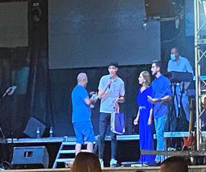Germán González reconocido en las fiestas de su pueblo, Arenas del Rey