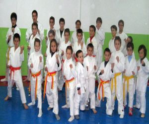 Felicitación que hacen los deportistas jatareños