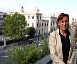 La Delegada de Educación presenta el proyecto de construcción del nuevo aulario del IES
