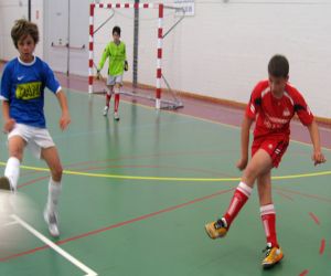 Alhama-2000: El equipo infantil golea y sigue aspirando a todo