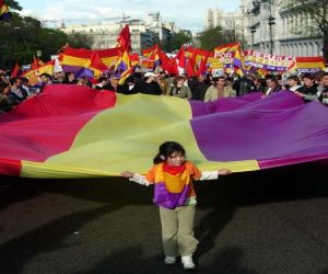 Cada vez más gente demanda la instauración de la III República Española